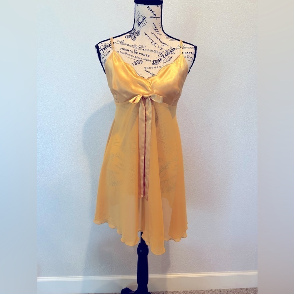 158. Vintage Victoria Secret Gold Babydoll Nightgown Sheer/Satin Size M